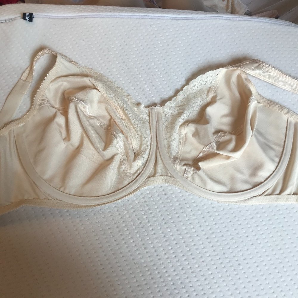 Cacique 44DD White Lace Unlined Bra - Picture 4 of 8